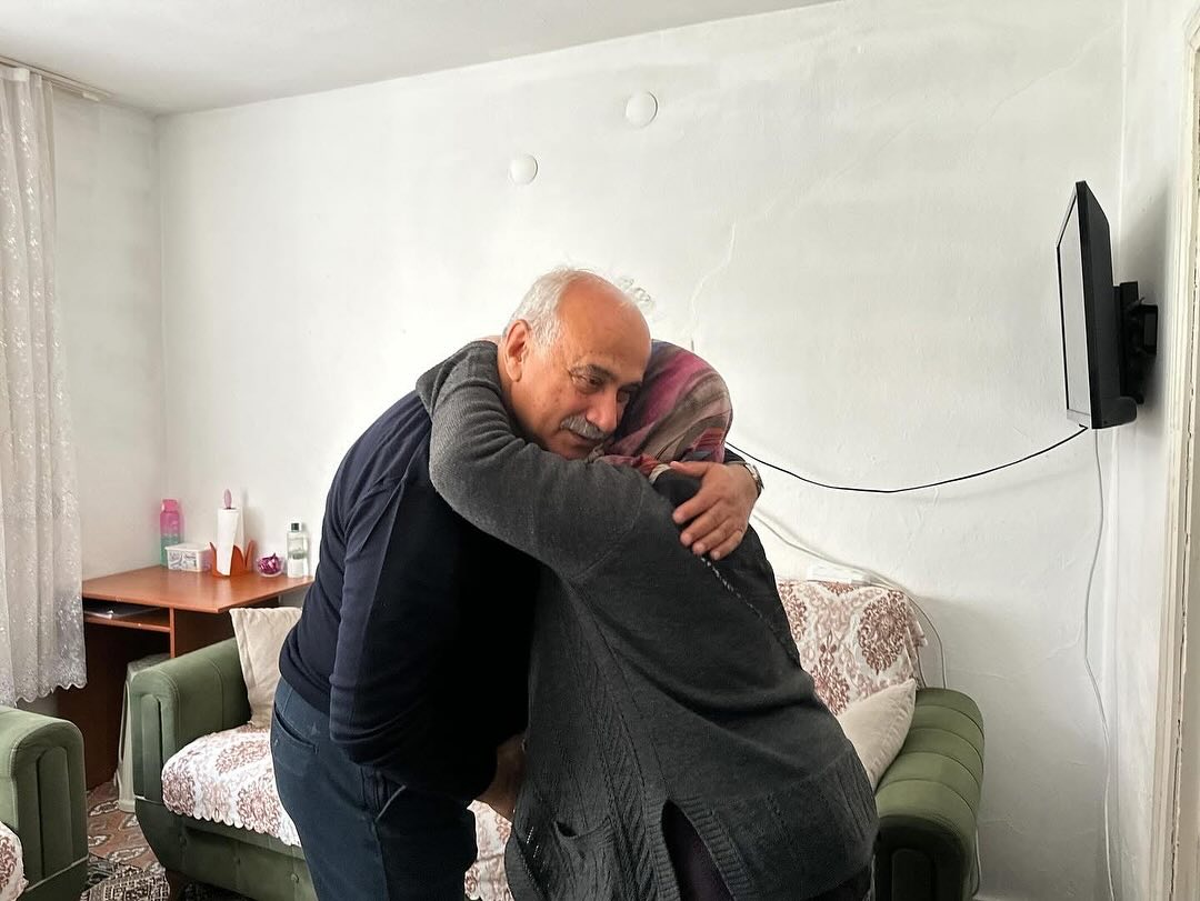 Başkan Çizikci’den Anlamlı Ziyaret: “Yılın Annesi” Sündüs Aydaş’a Anneler Günü Sürprizi