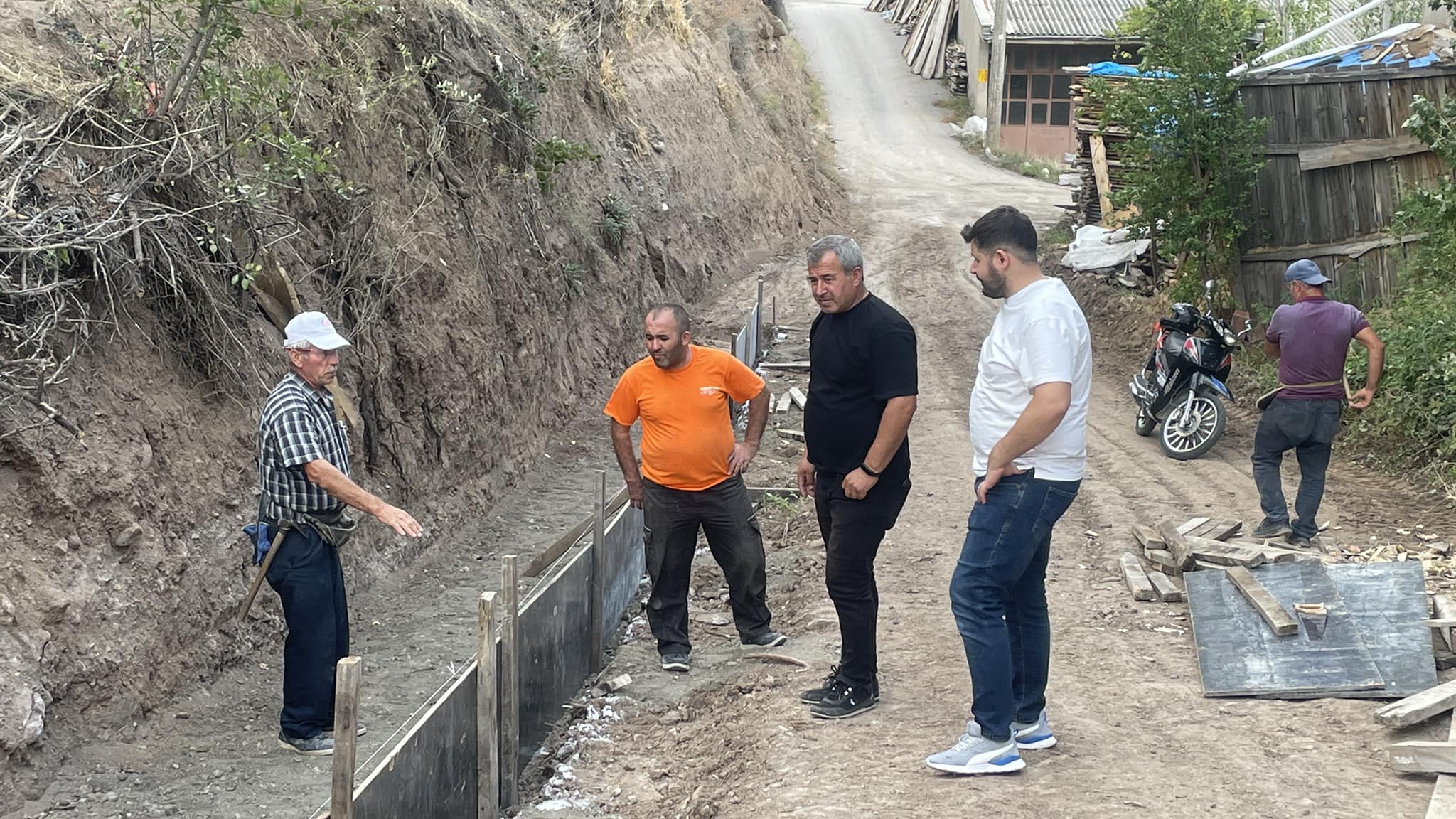 YILLARCA MAĞDUR OLDULAR  ŞUAN YÜZLERİ GÜLÜYOR İSKİLİP MARANGOZ ESNAFINI ZİYARET EDİP  GÖRÜŞLERİNİ ALDIK